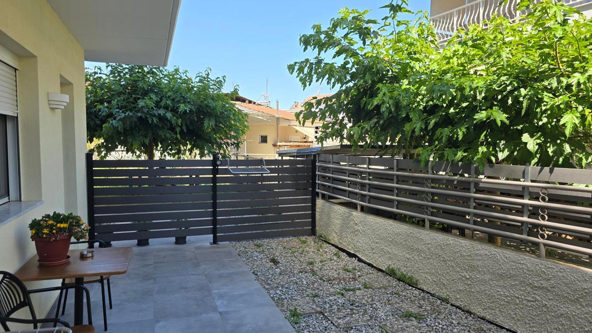 Zeta-Garden Oasis & Private Parking By Optimum Link Apartment กาเตรินี ภายนอก รูปภาพ